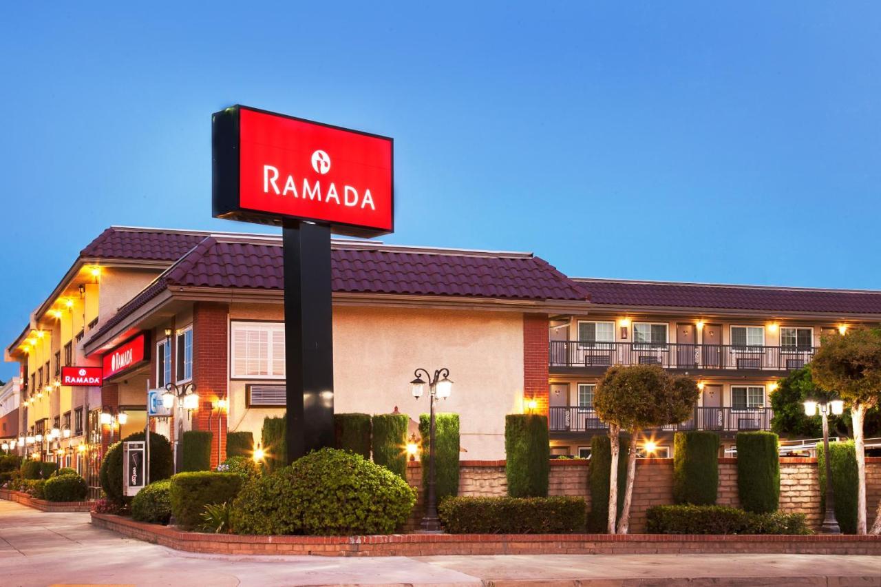 Ramada By Wyndham Pasadena Otel Dış mekan fotoğraf