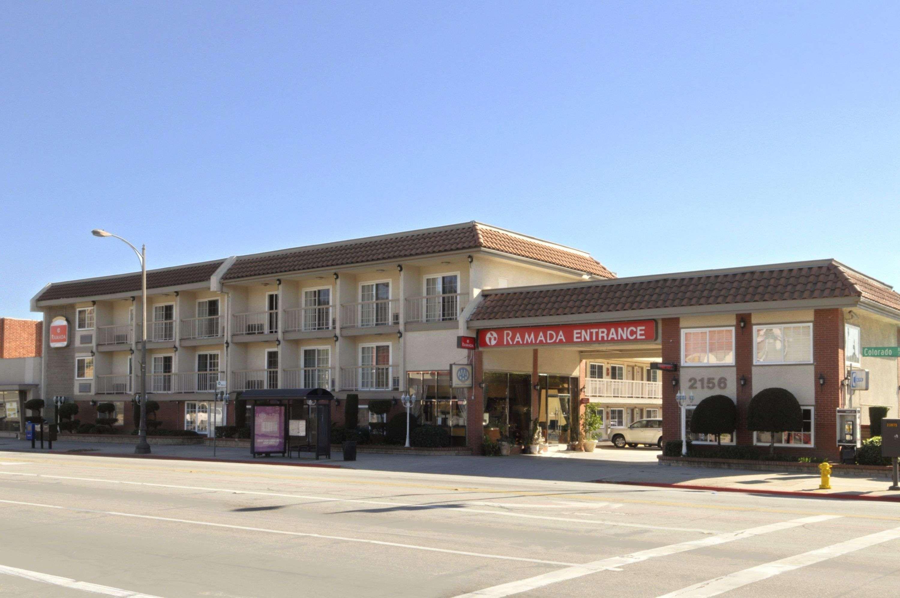 Ramada By Wyndham Pasadena Otel Dış mekan fotoğraf